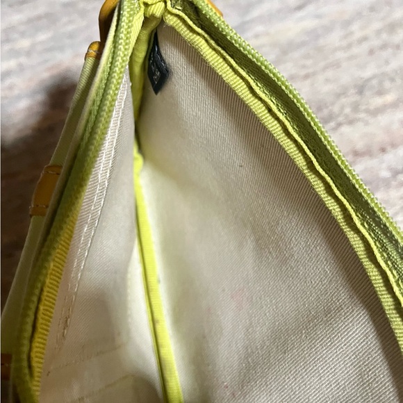 Coach vintage green and mustard color wristlet with 2 front pockets - Picture 8 of 15